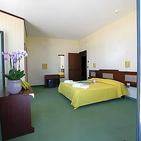 Mediterraneo Hotel 4*