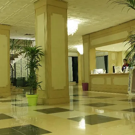 מלון Mediterraneo 4*